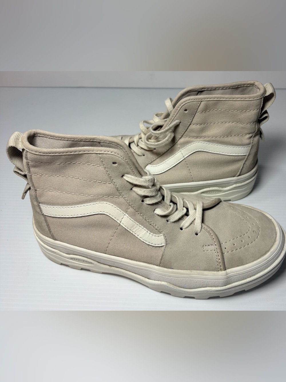 Vans Women’s  High-Top Sneakers in Light Beige and White